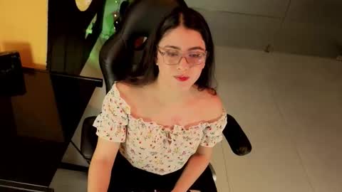 Snapshot of lillianderson chatting on 21, 9, 2025 lillianderson -  Next stream start at 0700hs GTM-3 online show from 21, 9, 2025