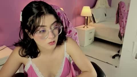 Snapshot of lillianderson chatting on 28, 10, 2025 lillianderson -  Next stream start at 0700hs GTM-3 online show from 28, 10, 2025