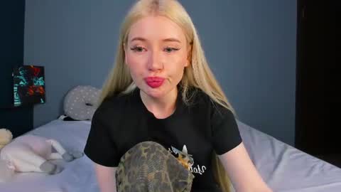 lillie_berry online show from 30, 6, 2026