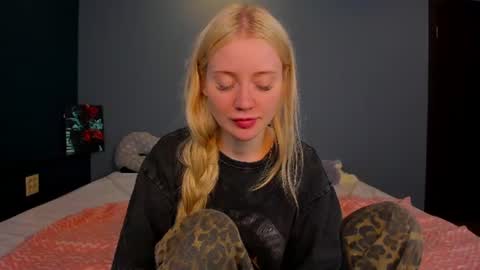 lillie_berry online show from 12, 7, 2026