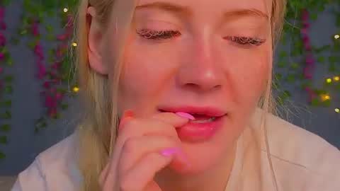 lillie_berry online show from 16, 7, 2026