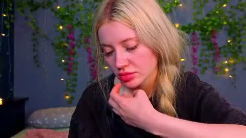 lillie_berry online show from 18, 7, 2026