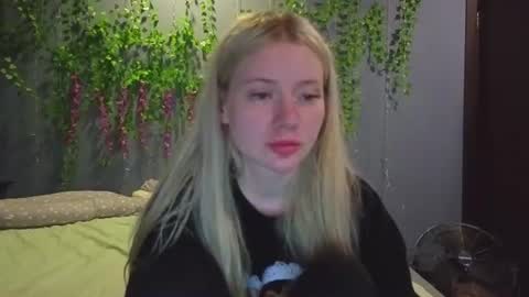 lillie_berry online show from 25, 7, 2026