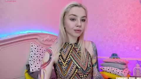 LilliMoore online show from 2, 2, 2025