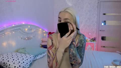 LilliMoore online show from 20, 9, 2025