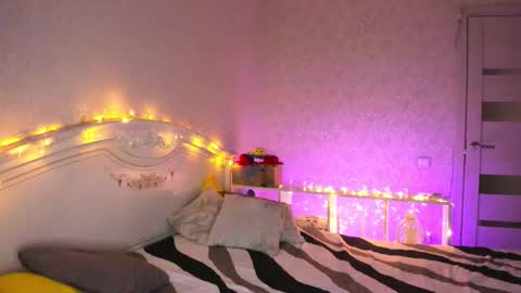 LilliMoore online show from 5, 2, 2026