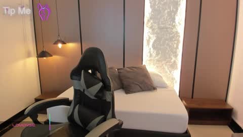 L I L L Y online show from 13, 10, 2025