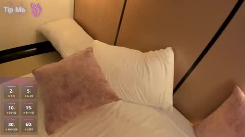 L I L L Y online show from 5, 3, 2026