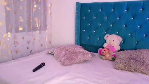 Snapshot of lilly_peach22 chatting on 7, 5, 2026 Lilly Peach online show from 7, 5, 2026