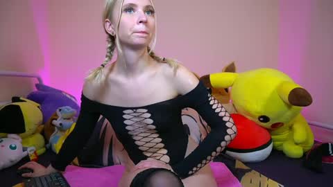 Snapshot of lillyocean06 chatting on 16, 4, 2026 LillyOcean online show from 16, 4, 2026