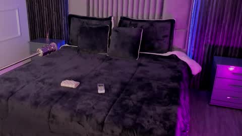 Lilly Ortiz online show from 13, 2, 2025