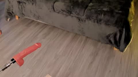 Lilly Ortiz online show from 5, 3, 2025