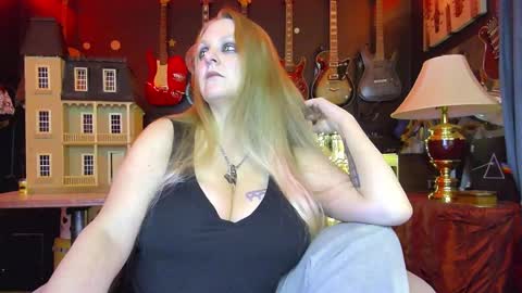 Lillyth Eden online show from 11, 2, 2025