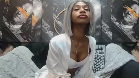 lilmissbaddiexxx online show from 27, 6, 2026