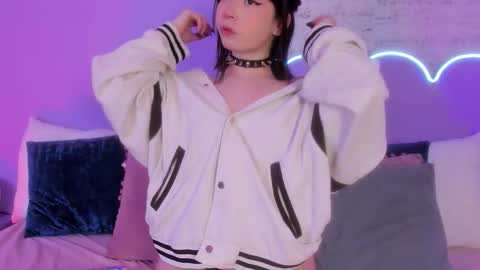 Snapshot of lilou_albrecht chatting on 4, 11, 2025 Lilou online show from 4, 11, 2025