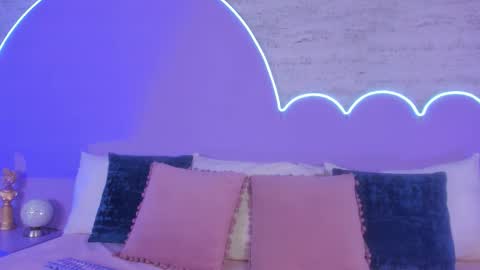 Snapshot of lilou_albrecht chatting on 11, 11, 2025 Lilou online show from 11, 11, 2025