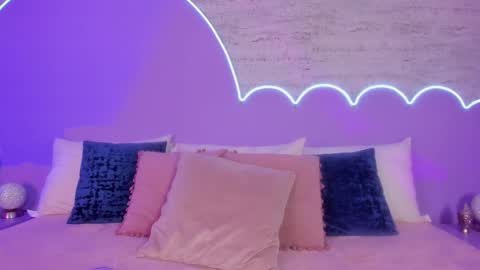 Snapshot of lilou_albrecht chatting on 14, 11, 2025 Lilou online show from 14, 11, 2025