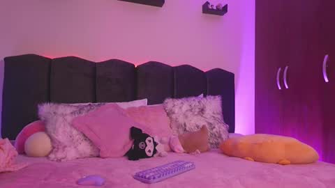 Snapshot of lilou_albrecht chatting on 24, 2, 2026 Lilou online show from 24, 2, 2026