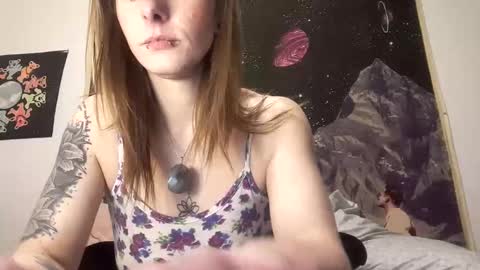 Snapshot of lilsirenluna chatting on 8, 3, 2026 Luna online show from 8, 3, 2026