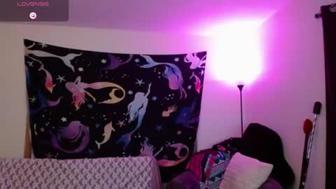 Luna online show from 5, 7, 2026