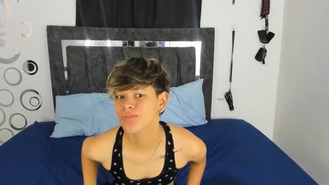 Snapshot of lily_and_lina chatting on 19, 11, 2025 Lily and Lina online show from 19, 11, 2025