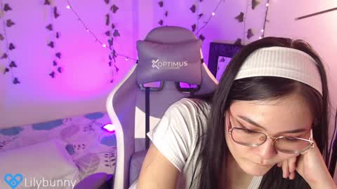 Fansly LilyBunny- help me reach 50 thumbs up online show from 4, 2, 2025