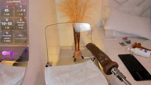 Snapshot of lily_evil chatting on 5, 2, 2025 online show from 5, 2, 2025