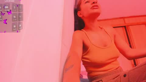 Snapshot of lily_evil chatting on 29, 3, 2026 online show from 29, 3, 2026