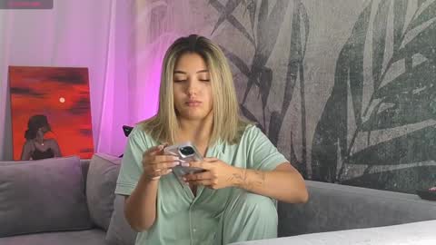 Lily online show from 10, 12, 2024