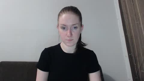 lily_love_x online show from 25, 3, 2026