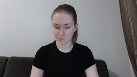 lily_love_x online show from 25, 7, 2026
