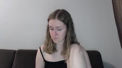 lily_love_x online show from 28, 7, 2026
