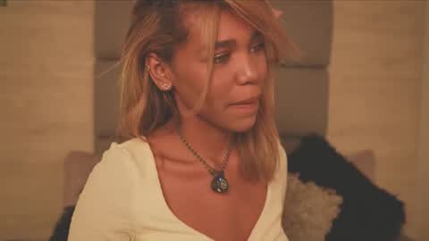 Lily Miiller online show from 10, 2, 2026