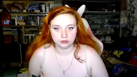 Snapshot of lily_shamy chatting on 21, 9, 2025 Alice online show from 21, 9, 2025