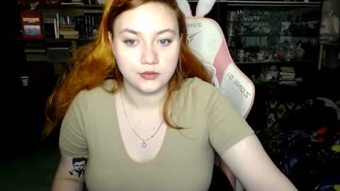 Snapshot of lily_shamy chatting on 28, 9, 2025 Alice online show from 28, 9, 2025