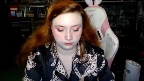 Snapshot of lily_shamy chatting on 1, 10, 2025 Alice online show from 1, 10, 2025