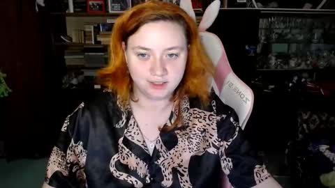 Snapshot of lily_shamy chatting on 1, 11, 2025 Alice online show from 1, 11, 2025