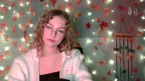 small lily online show from 2, 10, 2025