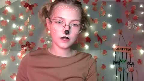 small lily online show from 20, 10, 2025