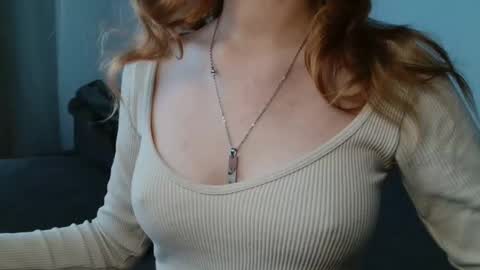 small lily online show from 29, 4, 2026