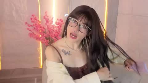 Snapshot of lily_tx chatting on 10, 6, 2026 Follow me.. Live 730 to 1400 online show from 10, 6, 2026
