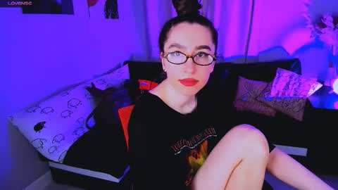 LILY online show from 6, 11, 2025
