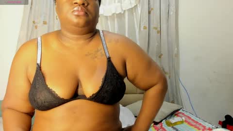 Snapshot of lilybaudyn_ chatting on 14, 4, 2026 Lily online show from 14, 4, 2026