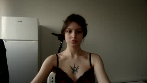 lilycandy_ online show from 6, 3, 2025