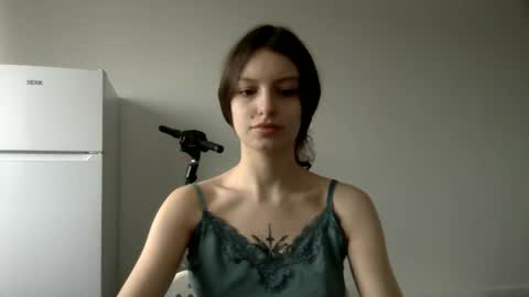 lilycandy_ online show from 7, 3, 2025