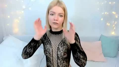 lilydavisss online show from 3, 4, 2026