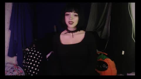 Snapshot of lilyimp chatting on 28, 11, 2025 LUka online show from 28, 11, 2025