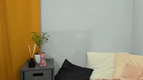 Lily online show from 7, 12, 2024