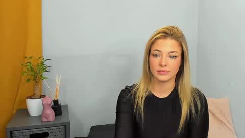 Lily online show from 8, 12, 2024