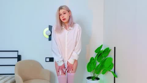 Snapshot of lilylumina_ chatting on 23, 3, 2026 Lily online show from 23, 3, 2026